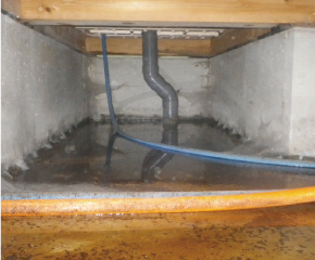 住宅　給排水パイプからの水漏れのチェック